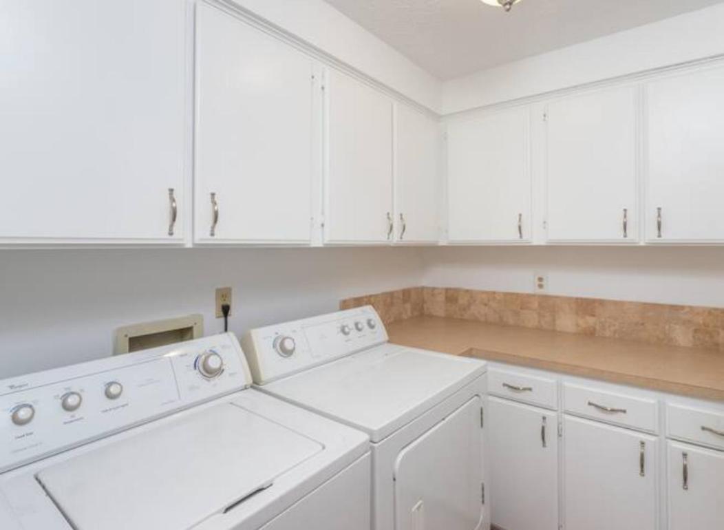 Experience Nirvana With Artwork Collections From Around The Globe Located In Lakewood Neighborhood In Se Boise Next To A Park, Minutes From Bown Crossing And The Boise River, 10 Minutes To Downtown, 4 Beds, Sleeps 8, Pets Welcome In Large Fenced In Y エクステリア 写真