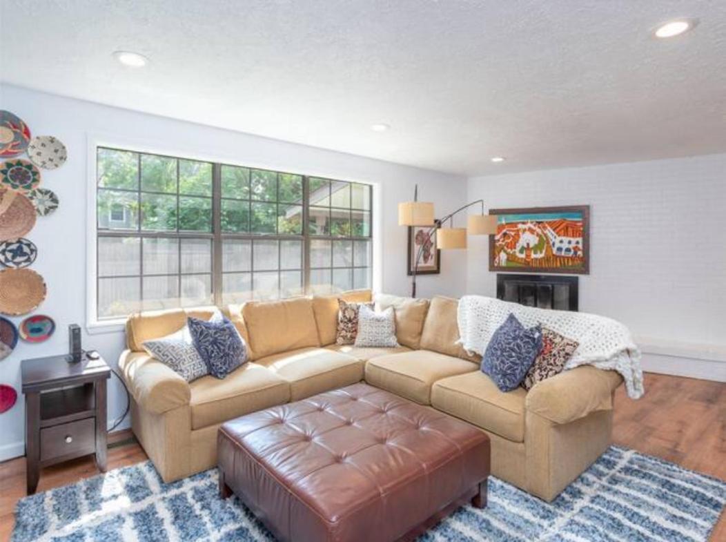 Experience Nirvana With Artwork Collections From Around The Globe Located In Lakewood Neighborhood In Se Boise Next To A Park, Minutes From Bown Crossing And The Boise River, 10 Minutes To Downtown, 4 Beds, Sleeps 8, Pets Welcome In Large Fenced In Y エクステリア 写真